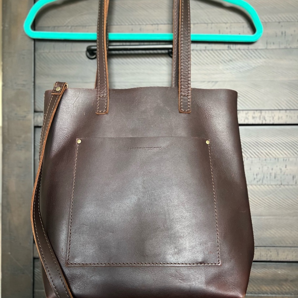 Portland Leather Premium Crossbody Tote